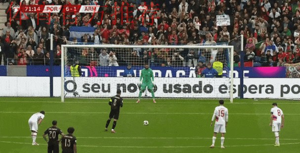 葡萄牙9比1狂胜晋级世界杯！C罗停赛，B费、若昂·内维斯双戴帽